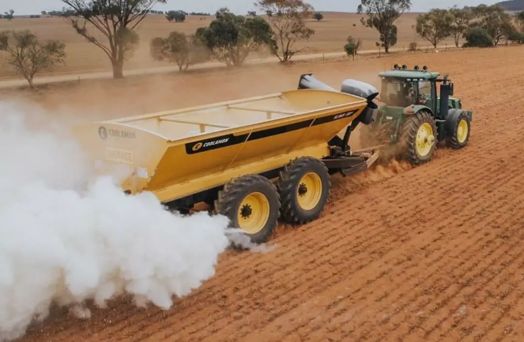 calagem-distribuidor-de-calcario